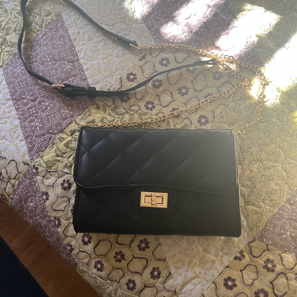 Elegant Black Quilted Shoulder Bag